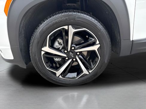 Used 2023 Chevrolet TrailBlazer RS AWD/4WD image 5