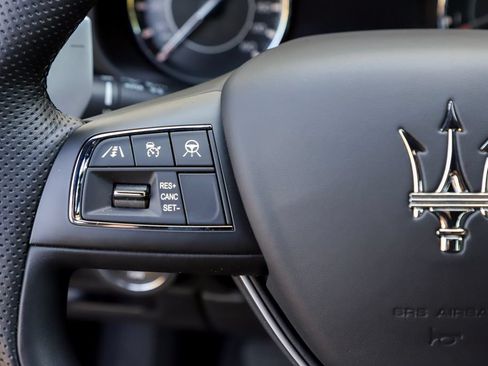 Used 2022 Maserati Quattroporte Modena Q4 AWD/4WD image 33