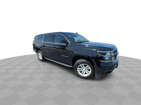 Used 2019 Chevrolet Suburban LT w/ Luxury Package AWD/4WD image 2