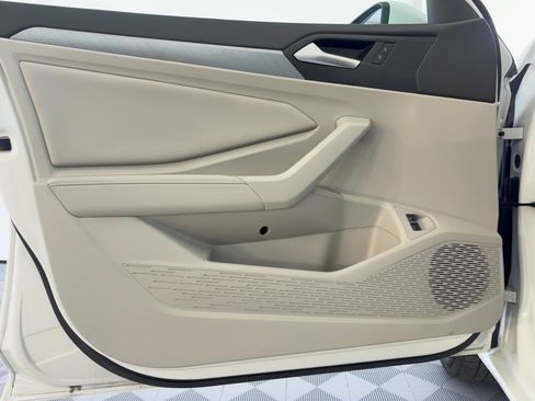 Used 2024 Volkswagen Jetta SE w/ Panoramic Sunroof Package FWD image 14