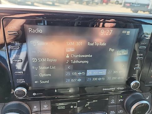 Used 2022 Toyota Highlander XLE AWD/4WD image 20