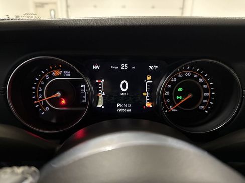Used 2020 Jeep Wrangler Unlimited Sahara AWD/4WD image 12