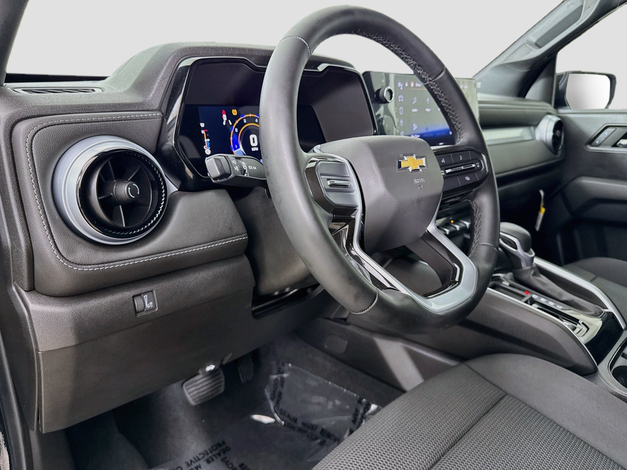 Used 2023 Chevrolet Colorado LT RWD image 11