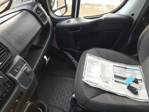 Used 2025 RAM ProMaster 2500 w/ U-Haul Equipment Group image 22