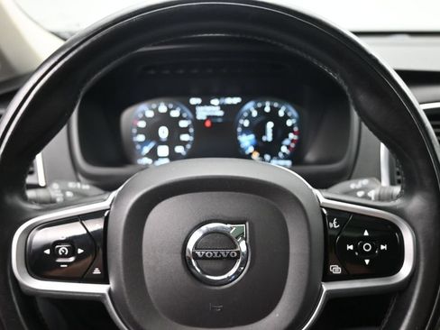 Used 2022 Volvo XC90 T6 Momentum w/ Climate Package AWD/4WD image 12