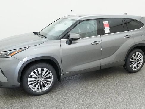 New 2026 Toyota Highlander Platinum AWD/4WD image 5