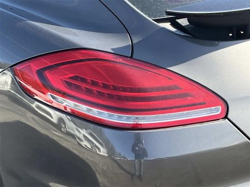 Used 2016 Porsche Panamera 2 image 10