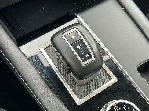 Used 2024 Mitsubishi Outlander SE image 22