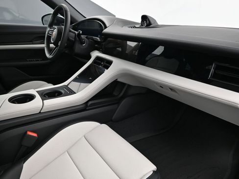 New 2026 Porsche Taycan image 14
