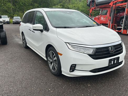 Used 2023 Honda Odyssey Touring image 3