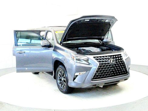 Used 2023 Lexus GX 460 Premium w/ Premium Package image 9