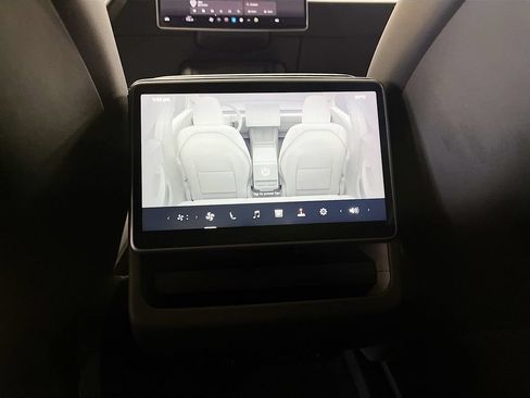 Used 2025 Tesla Model 3 Long Range AWD/4WD image 27