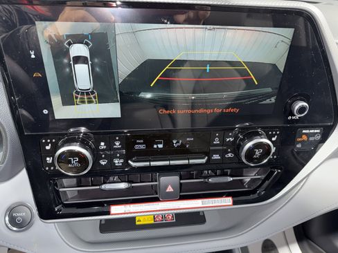 New 2026 Toyota Highlander Platinum image 25