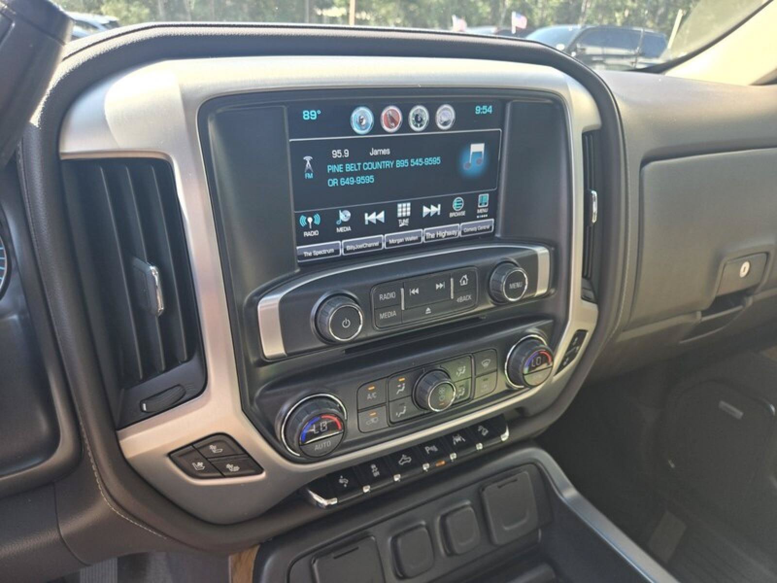 Used 2018 GMC Sierra 1500 SLT AWD/4WD image 9