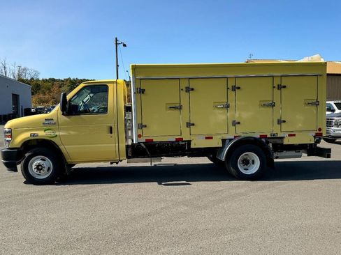 Used 2022 Ford E-450 and Econoline 450 Super Duty image 6