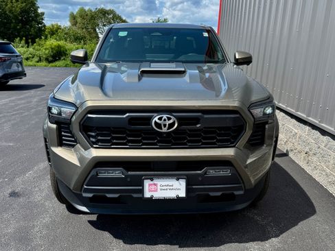 Certified 2025 Toyota Tacoma TRD Sport w/ TRD Sport Premium Package AWD/4WD image 12