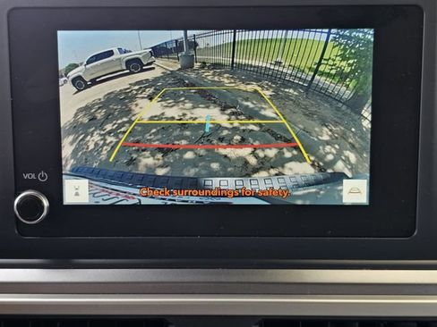 Certified 2025 Toyota 4Runner SR5 AWD/4WD image 16