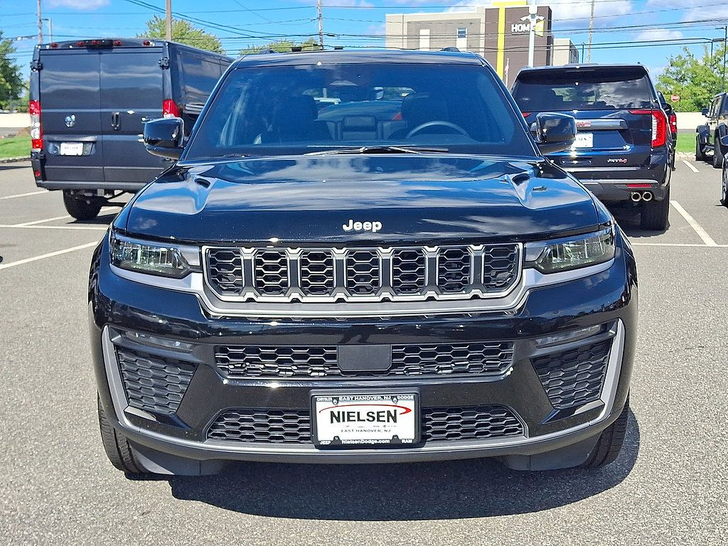 Used 2026 Jeep Grand Cherokee Limited AWD/4WD image 35