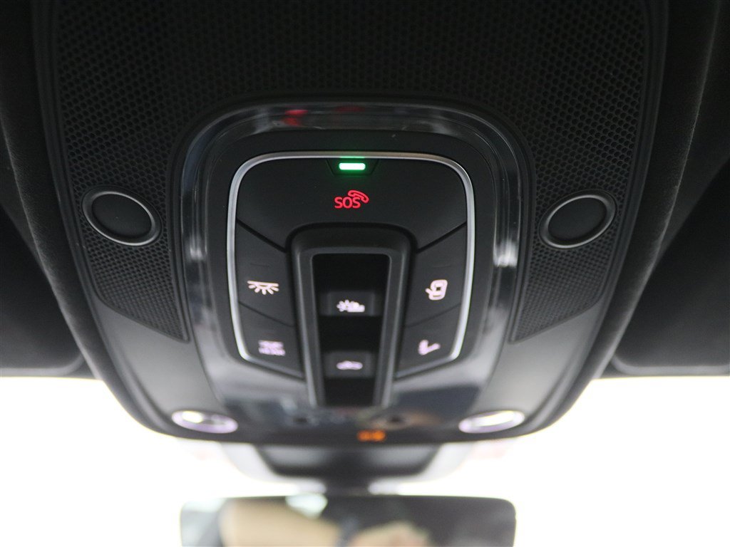 Used 2021 Lamborghini Urus AWD/4WD image 36