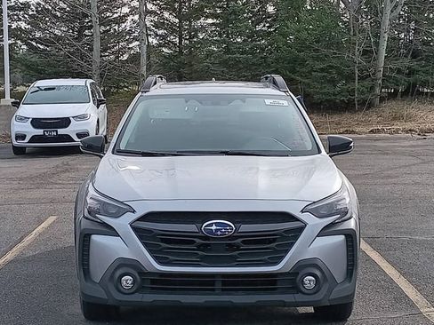Used 2025 Subaru Outback Premium image 6