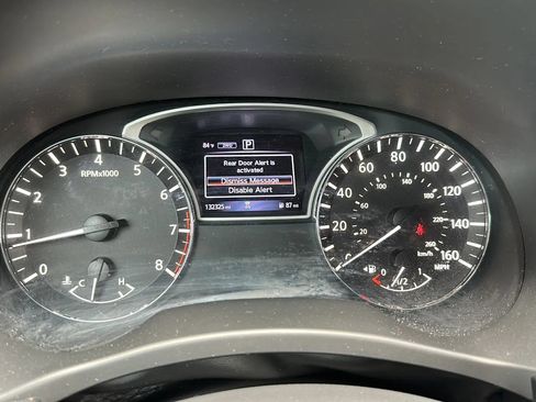 Used 2019 Nissan Pathfinder S AWD/4WD image 36