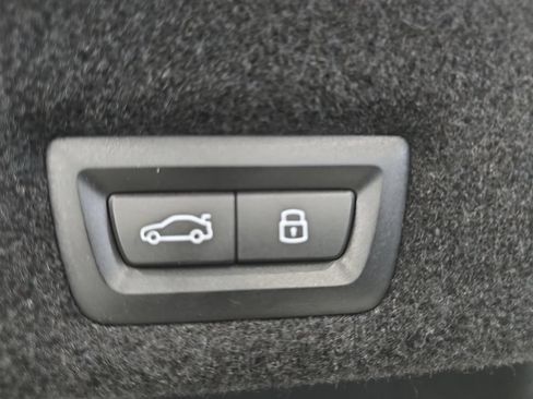 Used 2023 BMW 760i xDrive AWD/4WD image 21