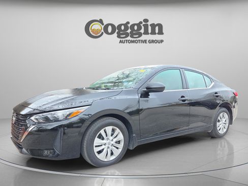 Used 2025 Nissan Sentra S image 1