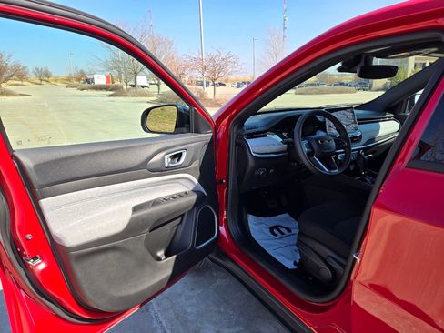 New 2023 Jeep Compass Sport image 10