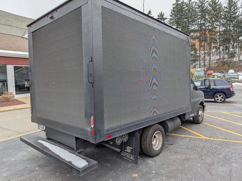Used 2019 Chevrolet Express 3500 w/ Power Convenience Package image 6