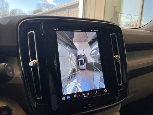 Certified 2023 Volvo XC40 B5 Plus w/ Driver Assist Package image 21