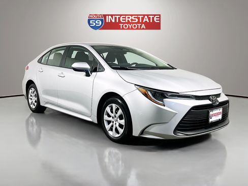 Certified 2025 Toyota Corolla LE FWD image 1