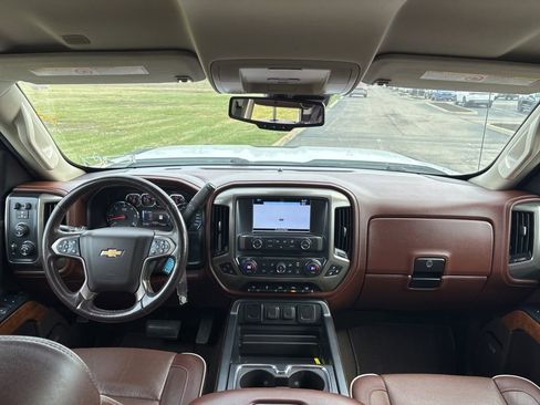 Used 2017 Chevrolet Silverado 2500 High Country w/ Snow Plow Prep Package image 21