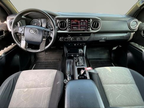 Used 2020 Toyota Tacoma TRD Sport AWD/4WD image 8
