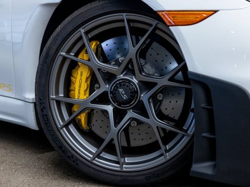 Certified 2025 Porsche 718 Boxster Spyder RS RWD image 20