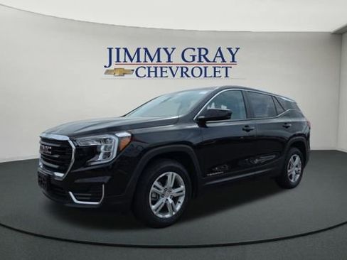 Used 2024 GMC Terrain SLE AWD/4WD image 1