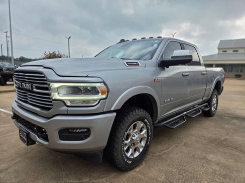 Used 2022 RAM 2500 Laramie AWD/4WD image 1