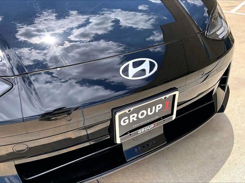Used 2024 Hyundai Ioniq 6 SE RWD image 28