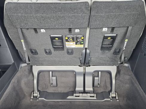 New 2026 Toyota Sienna LE FWD image 29
