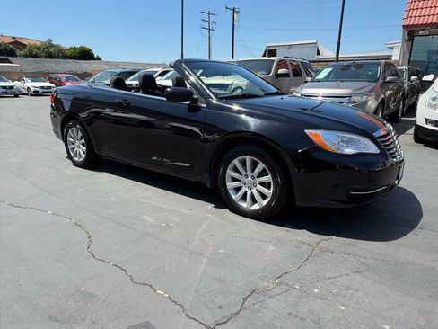 Used 2012 Chrysler 200 Touring FWD image 7