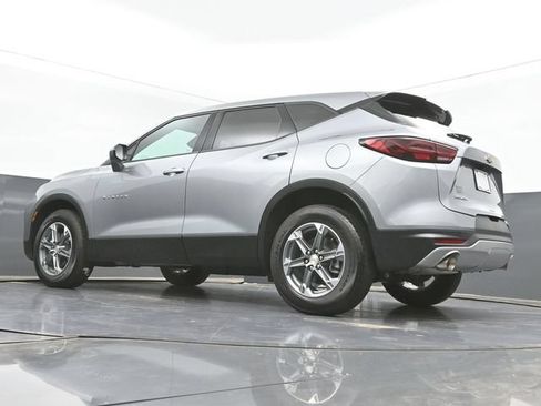 Used 2025 Chevrolet Blazer LT FWD image 42
