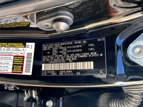 Used 2023 Toyota Highlander XLE FWD image 37