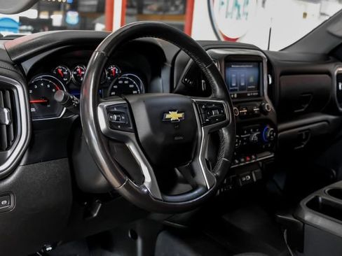 Used 2022 Chevrolet Silverado 2500 LT w/ Convenience Package AWD/4WD image 16