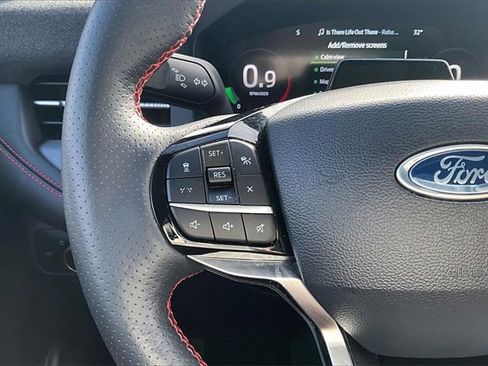 Used 2025 Ford Explorer ST-Line w/ ST-Line Street Pack image 18