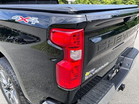 Used 2023 Chevrolet Silverado 1500 LT AWD/4WD image 35