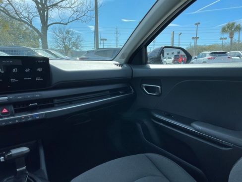 Used 2025 Kia K4 LXS FWD image 34