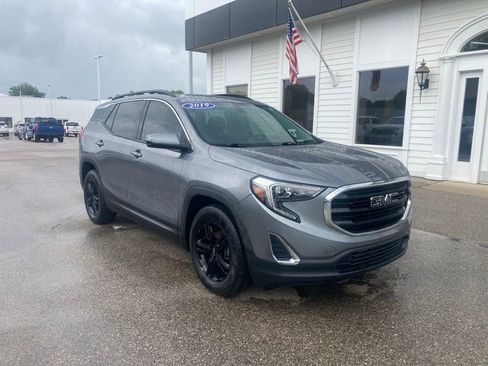 Certified 2019 GMC Terrain SLE w/ Driver Convenience Package FWD image 3