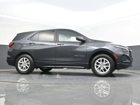Certified 2022 Chevrolet Equinox LS w/ LS Convenience Package AWD/4WD image 43