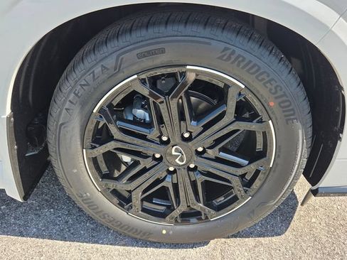 New 2026 INFINITI QX80 4WD image 9