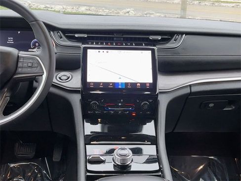 Used 2023 Jeep Grand Cherokee L Limited image 29