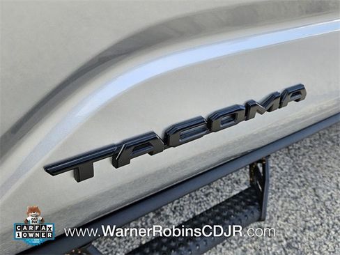 Used 2025 Toyota Tacoma TRD Sport image 18